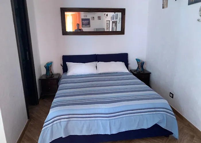 Casa Marta アパート チェファル